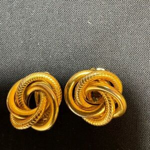 Vintage Signed DEMARIO NY golden tone Cluster Clip On Earrings